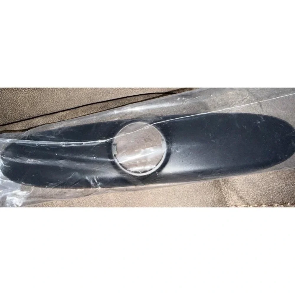 Delta‎ Signature Kitchen Faucet Matte Black 470-BL-DST Mounting Plate Only